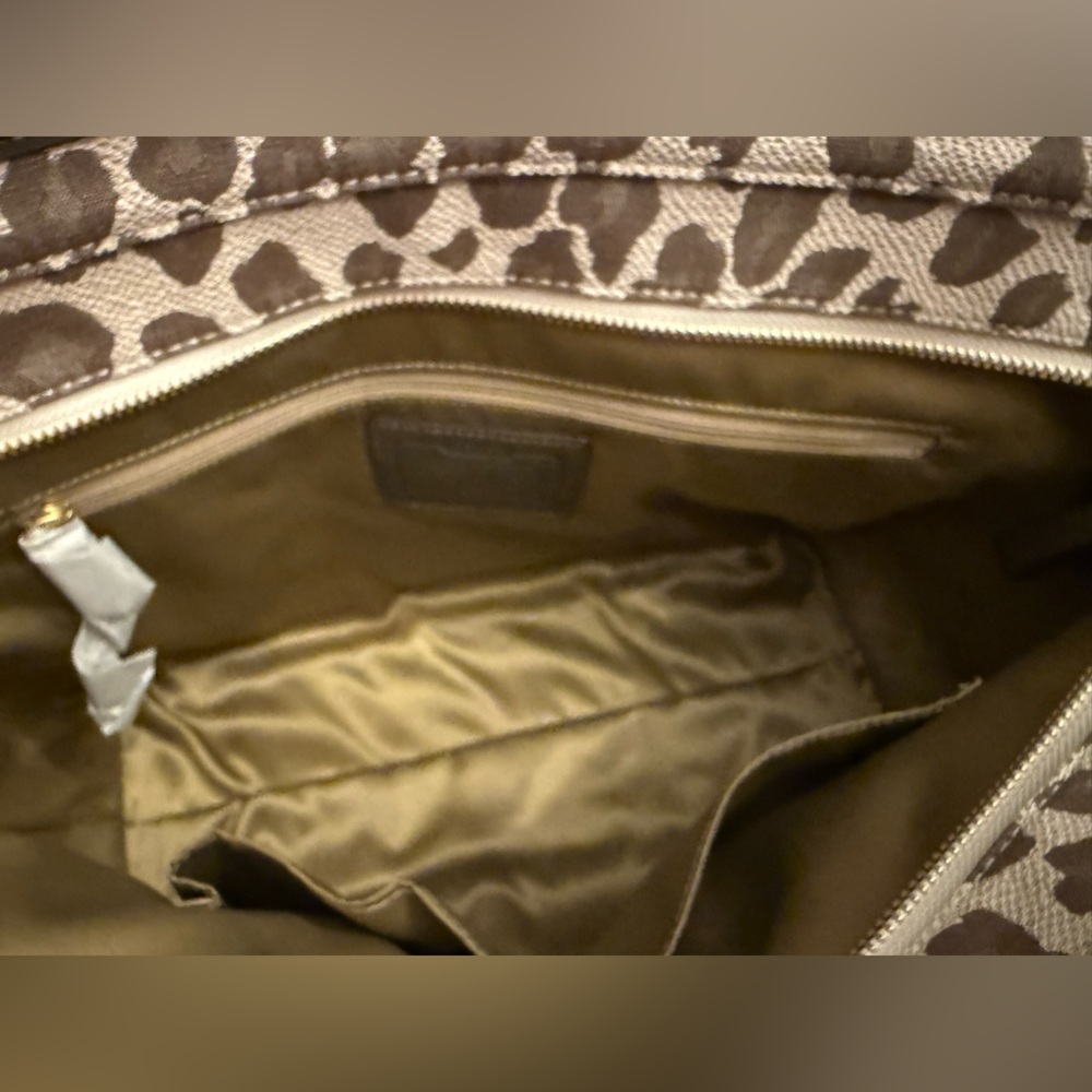 Coach light chestnut jaguar print canvas tote. NWT. - Picture 6 of 7